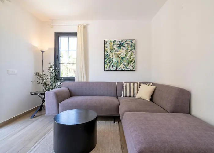 Naro Marina Apartamento Çeşme