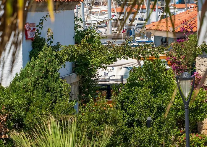 Naro Marina * Çeşme